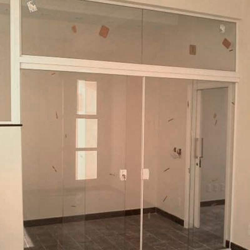 Procuro por Porta de Vidro para Sala Jardim Planalto (Grupo Res.do IAPC) - Porta de Vidro de Abrir